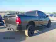 2018 Ram 1500 Express z VIN 1C6RR7FT5JS198871, wystawiony jako IAAI lot #41876526 z przebiegiem 110 805 mil mil oraz . Historia ofert i sprzedaży dostępna na DreamBid. Obrazek 4.