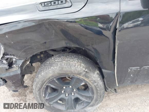 2020 Ram 1500 Lone Star z VIN 1C6SRFFT7LN146820, wystawiony jako IAAI lot #42605548 z przebiegiem 108 268 mil mil oraz . Historia ofert i sprzedaży dostępna na DreamBid. Obrazek 6.