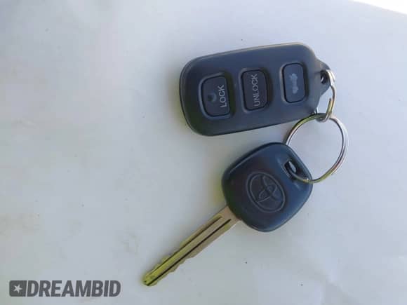 2005 Toyota Camry LE with VIN 4T1BF30K95U619850, listed as a IAAI auction lot 42797111 with 344,775 mi miles and . Bid and sale history available at DreamBid. Image 11.