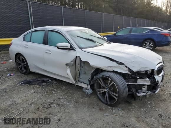 2021 BMW 3 Series 330e xDrive z VIN WBA5P9C06MFK97759, wystawiony jako Copart lot #70629822 z przebiegiem Nie podano mil oraz . Historia ofert i sprzedaży dostępna na DreamBid. Obrazek 4.