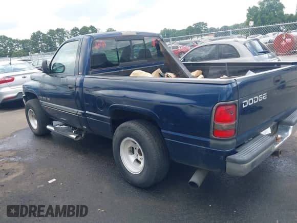 1994 Dodge 1500 z VIN 3B7HC16Y5RM513526, wystawiony jako IAAI lot #42791941 z przebiegiem 270 958 mil mil oraz . Historia ofert i sprzedaży dostępna na DreamBid. Obrazek 3.