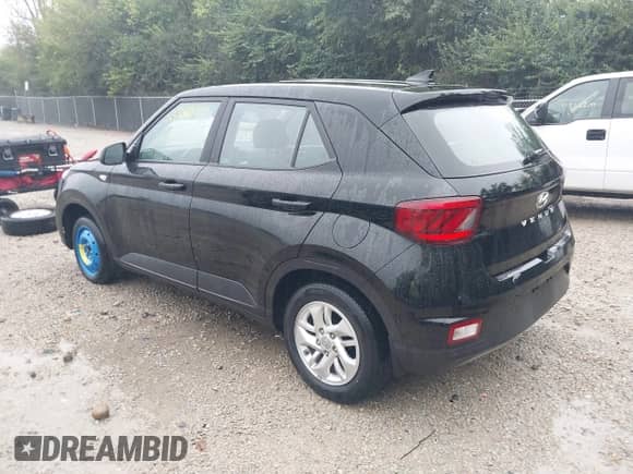 2022 Hyundai Venue SE with VIN KMHRB8A3XNU198445, listed as a IAAI auction lot 43358501 with 25,782 mi miles and . Bid and sale history available at DreamBid. Image 3.