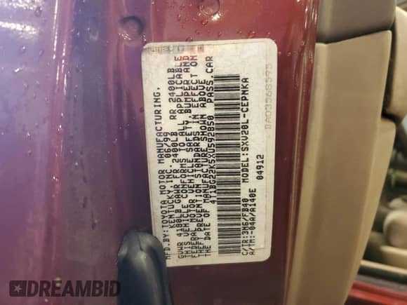 1999 Toyota Camry LE z VIN 4T1BG22K5XU592850, wystawiony jako Copart lot #86079665 z przebiegiem 347 392 mil mil oraz Szkoda całkowita • Salvage title. Historia ofert i sprzedaży dostępna na DreamBid. Obrazek 12.