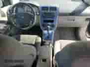 2007 Dodge Caliber SXT z VIN 1B3HB48B07D315802, wystawiony jako Copart lot #81734655 z przebiegiem 174 760 mil mil oraz Szkoda całkowita • Salvage title. Historia ofert i sprzedaży dostępna na DreamBid. Obrazek 8.
