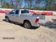 2013 Ram 1500 Tradesman z VIN 1C6RR7FT0DS533829, wystawiony jako IAAI lot #39770104 z przebiegiem 116 840 mil mil oraz . Historia ofert i sprzedaży dostępna na DreamBid. Obrazek 3.