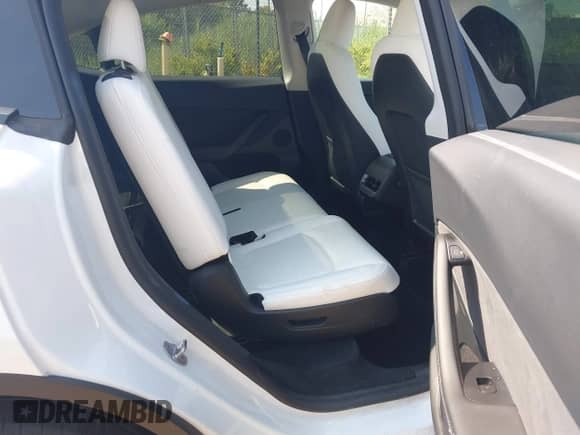 2023 Tesla Model Y Long Range с VIN 7SAYGAEE5PF708297, выставлен на аукционе IAAI как лот 42927362 с пробегом 27 230 миль миль и . История ставок и продаж доступна на DreamBid. Изображение 8.