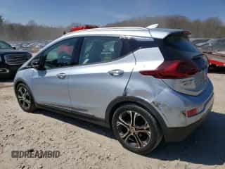 2018 Chevrolet Bolt EV Premier z VIN 1G1FX6S03J4117760, wystawiony jako Copart lot #49595633 z przebiegiem 48 689 mil mil oraz . Historia ofert i sprzedaży dostępna na DreamBid. Obrazek 2.