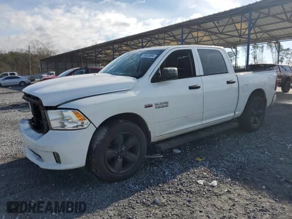 2013 Ram 1500 Tradesman z VIN 1C6RR6KT2DS532794, wystawiony jako Copart lot #85645984 z przebiegiem 157 225 mil mil oraz Szkoda całkowita • Salvage title. Historia ofert i sprzedaży dostępna na DreamBid. Obrazek 1.