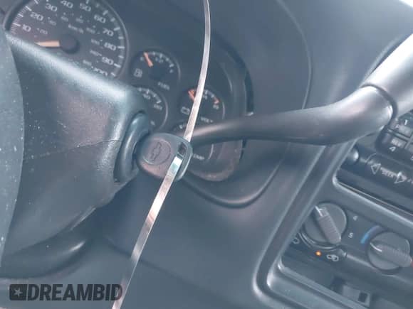 2001 Chevrolet Silverado 1500 LS с VIN 2GCEC19V011378682, выставлен на аукционе IAAI как лот 43020690 с пробегом 176 835 миль миль и . История ставок и продаж доступна на DreamBid. Изображение 11.