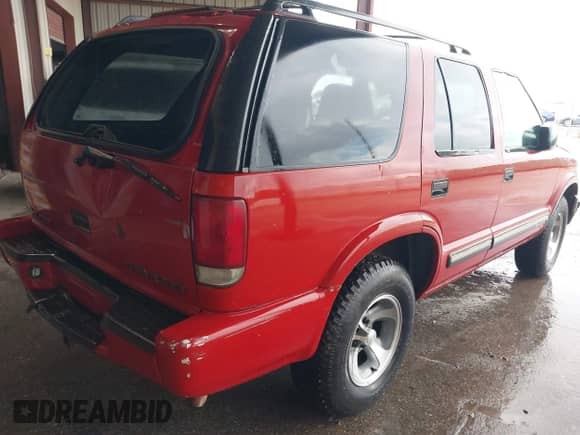 2001 Chevrolet Blazer LT with VIN 1GNCS13W112207118, listed as a IAAI auction lot 42783019 with 130,831 mi miles and . Bid and sale history available at DreamBid. Image 4.