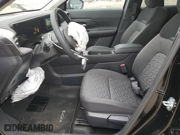 2025 Nissan Kicks SV with VIN 3N8AP6CBXSL421220, listed as a Copart auction lot 70907515 with 201 mi miles and Non repairable. Bid and sale history available at DreamBid. Image 7.