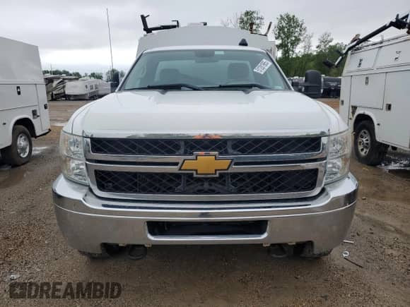 2012 Chevrolet Silverado 3500HD Work Truck z VIN 1GB3CZCG2CF193551, wystawiony jako Copart lot #56550675 z przebiegiem 162 098 mil mil oraz Czysty tytuł • Clean title. Historia ofert i sprzedaży dostępna na DreamBid. Obrazek 5.