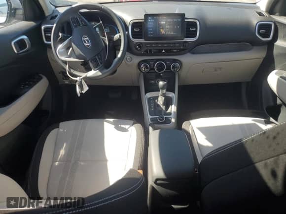 2025 Hyundai Venue SEL with VIN KMHRC8A3XSU401875, listed as a Copart auction lot 87035195 with 4,093 mi miles and Non repairable. Bid and sale history available at DreamBid. Image 8.