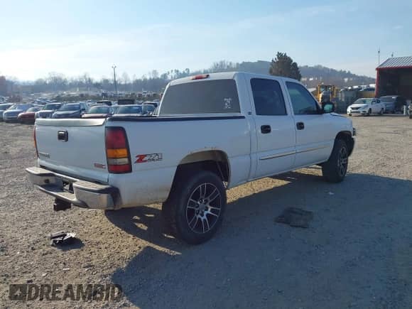 2006 GMC Sierra 1500 SLT with VIN 2GTEK13Z161259108, listed as a IAAI auction lot 41900305 with 254,027 mi miles and . Bid and sale history available at DreamBid. Image 4.