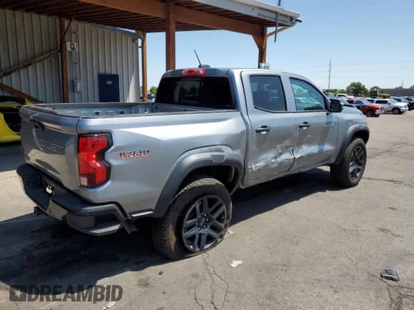 2025 Chevrolet Colorado 4WD Trail Boss с VIN 1GCPTEEK2S1135023, выставлен на аукционе Copart как лот 61400225 с пробегом 2 751 миль миль и Списание • Salvage title. История ставок и продаж доступна на DreamBid. Изображение 3.