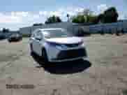 2024 Toyota Sienna Limited z VIN 5TDZRKEC2RS211061, wystawiony jako Copart lot #70225025 z przebiegiem 21 736 mil mil oraz Szkoda całkowita • Salvage title. Historia ofert i sprzedaży dostępna na DreamBid. Obrazek 14.