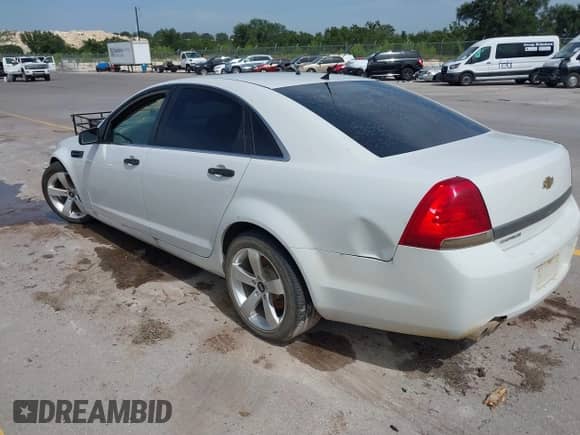 2012 Chevrolet Caprice Police Police z VIN 6G1MK5U26CL601206, wystawiony jako IAAI lot #42769620 z przebiegiem Nie podano mil oraz . Historia ofert i sprzedaży dostępna na DreamBid. Obrazek 3.
