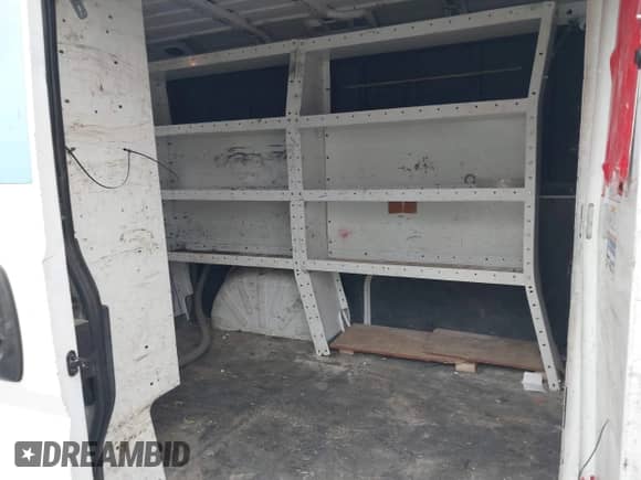 2017 Ram ProMaster Cargo с VIN 3C6TRVNG9HE524280, выставлен на аукционе IAAI как лот 43210724 с пробегом 62 597 миль миль и . История ставок и продаж доступна на DreamBid. Изображение 8.