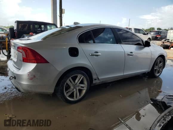 2014 Volvo S60 T5 с VIN YV1612FS2E2289562, выставлен на аукционе Copart как лот 70878145 с пробегом Не указан миль и Чистый • Clean title. История ставок и продаж доступна на DreamBid. Изображение 3.