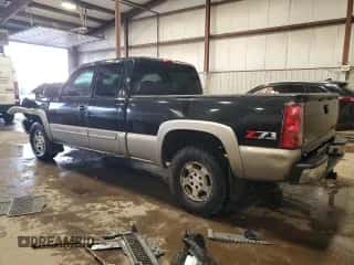 2003 Chevrolet Silverado 1500 LT z VIN 2GCEK19T131369848, wystawiony jako Copart lot #89799085 z przebiegiem 223 163 mil mil oraz Szkoda całkowita • Salvage title. Historia ofert i sprzedaży dostępna na DreamBid. Obrazek 2.