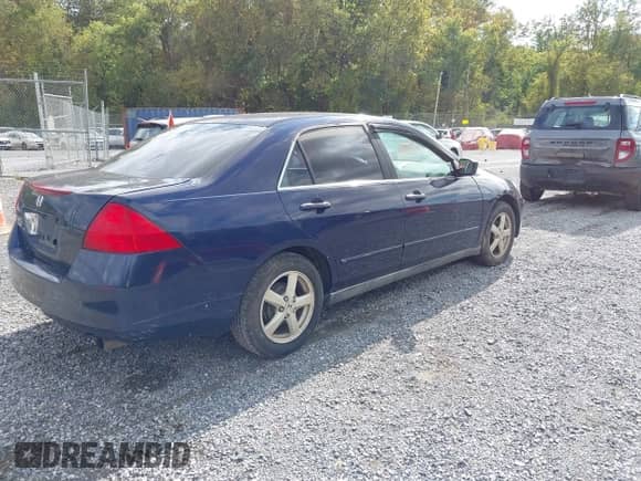 2007 Honda Accord LX с VIN 1HGCM56487A127237, выставлен на аукционе IAAI как лот 43336417 с пробегом 144 092 миль миль и . История ставок и продаж доступна на DreamBid. Изображение 4.