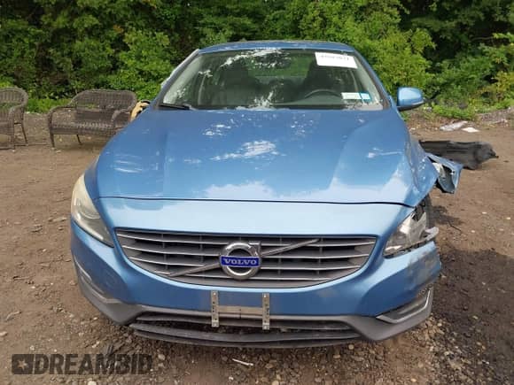 2015 Volvo S60 T5 Premier с VIN YV1612TK8F1334127, выставлен на аукционе IAAI как лот 42887031 с пробегом 101 981 миль миль и . История ставок и продаж доступна на DreamBid. Изображение 12.