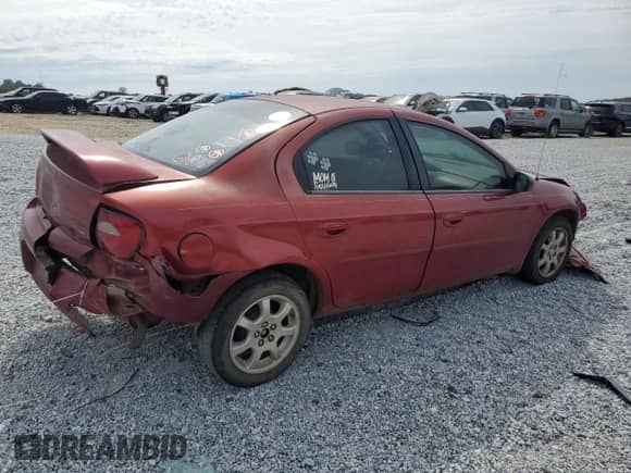 2005 Dodge Neon SXT z VIN 1B3ES56C15D115500, wystawiony jako Copart lot #69225834 z przebiegiem 197 784 mil mil oraz Szkoda całkowita • Salvage title. Historia ofert i sprzedaży dostępna na DreamBid. Obrazek 3.