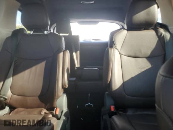 2024 Toyota Sienna Platinum с VIN 5TDERKECXRS215390, выставлен на аукционе Copart как лот 70778605 с пробегом 15 457 миль миль и Списание • Salvage title. История ставок и продаж доступна на DreamBid. Изображение 10.