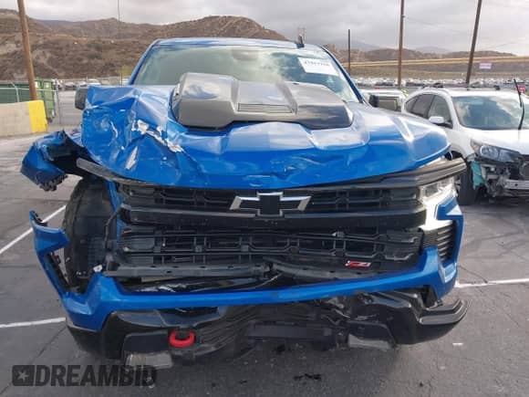 2023 Chevrolet Silverado 1500 LT Trail Boss с VIN 3GCUDFE88PG245643, выставлен на аукционе IAAI как лот 43423258 с пробегом 51 970 миль миль и . История ставок и продаж доступна на DreamBid. Изображение 6.