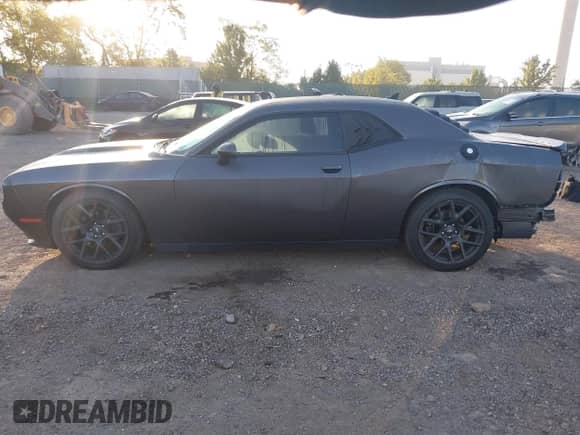 2017 Dodge Challenger R/T с VIN 2C3CDZBT2HH639831, выставлен на аукционе IAAI как лот 43357458 с пробегом 51 038 миль миль и . История ставок и продаж доступна на DreamBid. Изображение 14.