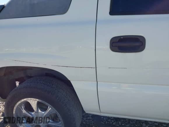 2005 Chevrolet Avalanche Z71 with VIN 3GNEK12Z45G248702, listed as a IAAI auction lot 43472461 with 200,062 mi miles and . Bid and sale history available at DreamBid. Image 6.