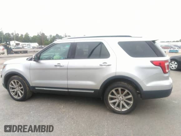 2017 Ford Explorer Limited z VIN 1FM5K8F86HGA17993, wystawiony jako IAAI lot #42753436 z przebiegiem 119 627 mil mil oraz . Historia ofert i sprzedaży dostępna na DreamBid. Obrazek 14.