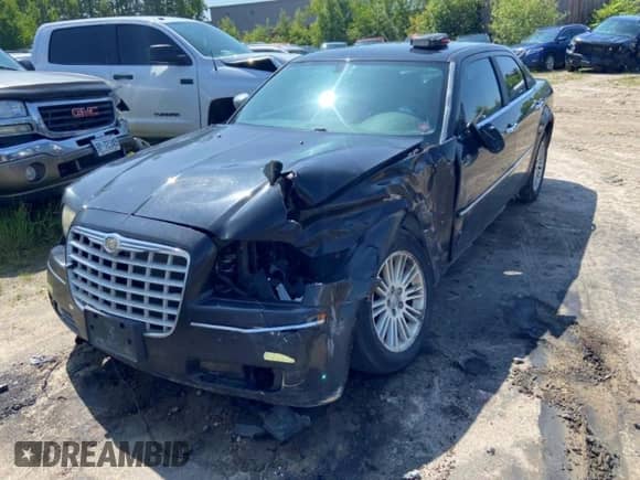 2010 Chrysler 300 Touring Signature with VIN 2C3CA5CV3AH155450, listed as a Copart auction lot 61045885 with Not provided miles and Salvage title. Bid and sale history available at DreamBid. Image 1.
