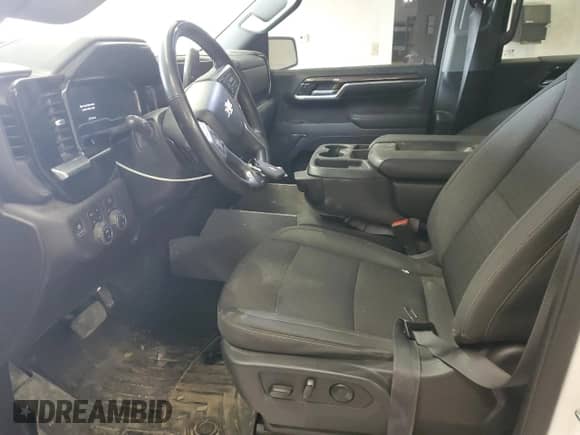 2024 Chevrolet Silverado 1500 LT with VIN 1GCUDDED2RZ300673, listed as a Copart auction lot 85311965 with 50,459 mi miles and Clean title. Bid and sale history available at DreamBid. Image 7.