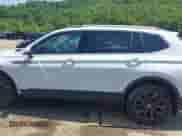 2022 Volkswagen Tiguan SE with VIN 3VV3B7AX0NM161692, listed as a IAAI auction lot 42426204 with 56,969 mi miles and . Bid and sale history available at DreamBid. Image 15.