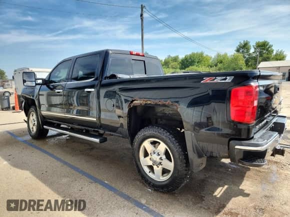 2015 Chevrolet Silverado 2500HD LTZ z VIN 1GC1KWE81FF167232, wystawiony jako Copart lot #70470275 z przebiegiem 428 869 mil mil oraz Szkoda całkowita • Salvage title. Historia ofert i sprzedaży dostępna na DreamBid. Obrazek 2.
