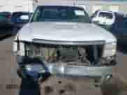 2007 GMC Sierra 1500 Work Truck z VIN 1GTEK19067Z584984, wystawiony jako IAAI lot #42665256 z przebiegiem 421 447 mil mil oraz . Historia ofert i sprzedaży dostępna na DreamBid. Obrazek 12.