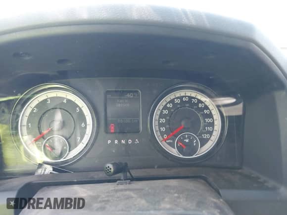 2019 Ram 1500 Express z VIN 1C6RR7FT5KS578097, wystawiony jako IAAI lot #41586297 z przebiegiem 88 186 mil mil oraz . Historia ofert i sprzedaży dostępna na DreamBid. Obrazek 7.