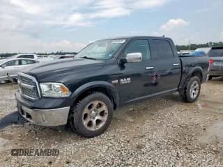 2018 Ram 1500 Laramie z VIN 1C6RR7NT5JS237203, wystawiony jako Copart lot #65803615 z przebiegiem 148 374 mil mil oraz Szkoda całkowita • Salvage title. Historia ofert i sprzedaży dostępna na DreamBid. Obrazek 1.