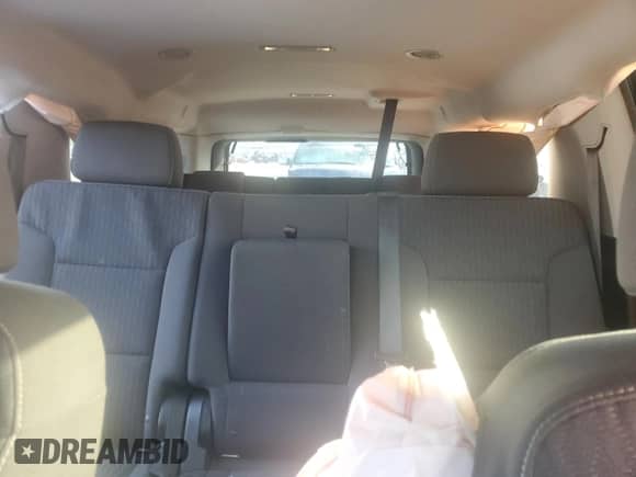 2019 Chevrolet Suburban LS с VIN 1GNSKGKC3KR241141, выставлен на аукционе Copart как лот 52169965 с пробегом 62 266 миль миль и Списание • Salvage title. История ставок и продаж доступна на DreamBid. Изображение 10.