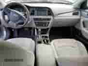 2016 Hyundai Sonata SE с VIN 5NPE24AF1GH309614, выставлен на аукционе Copart как лот 82527855 с пробегом 120 126 миль миль и Чистый • Clean title. История ставок и продаж доступна на DreamBid. Изображение 8.