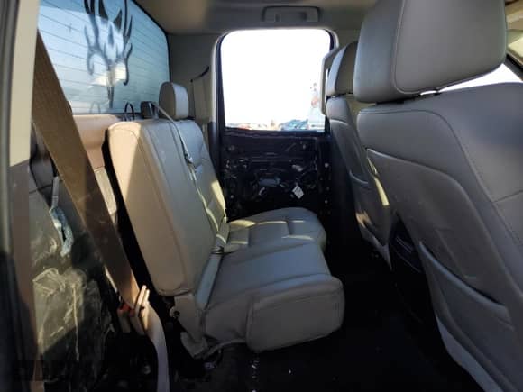 2015 Chevrolet Silverado 3500HD LTZ с VIN 1GC5K0C82FZ552525, выставлен на аукционе Copart как лот 80791284 с пробегом 59 404 миль миль и Списание • Salvage title. История ставок и продаж доступна на DreamBid. Изображение 10.