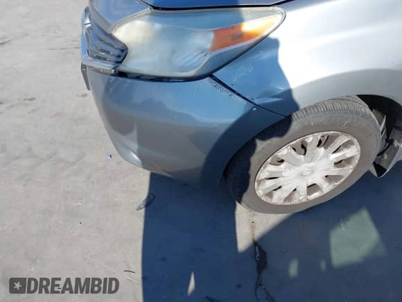 2015 Nissan Note SV z VIN 3N1CE2CP8FL411194, wystawiony jako IAAI lot #43307477 z przebiegiem 163 168 mil mil oraz . Historia ofert i sprzedaży dostępna na DreamBid. Obrazek 6.