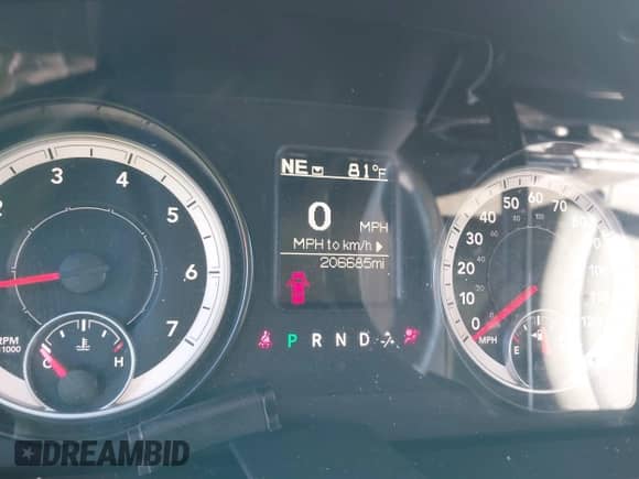 2014 Ram 1500 Express z VIN 3C6RR6KT0EG324163, wystawiony jako IAAI lot #43456901 z przebiegiem 206 685 mil mil oraz . Historia ofert i sprzedaży dostępna na DreamBid. Obrazek 16.