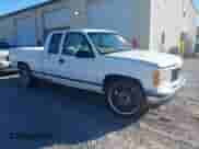 1997 GMC Sierra 1500 z VIN 1GTEC19W8VE546100, wystawiony jako IAAI lot #43488356 z przebiegiem 248 261 mil mil oraz . Historia ofert i sprzedaży dostępna na DreamBid. Obrazek 1.