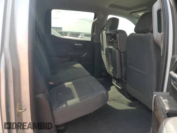2019 GMC Sierra 1500 SLE z VIN 3GTU9BED7KG255905, wystawiony jako Copart lot #70749295 z przebiegiem Nie podano mil oraz Szkoda całkowita • Salvage title. Historia ofert i sprzedaży dostępna na DreamBid. Obrazek 10.