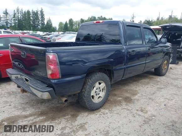 2005 Chevrolet Silverado 1500 LS с VIN 2GCEK13T351115330, выставлен на аукционе IAAI как лот 42933028 с пробегом 289 872 миль миль и . История ставок и продаж доступна на DreamBid. Изображение 4.