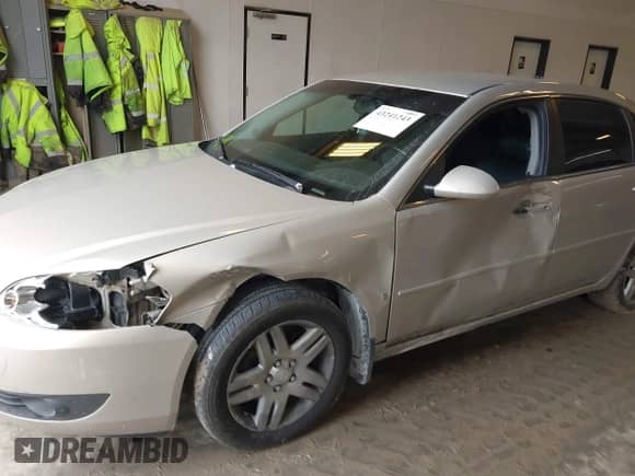 2008 Chevrolet Impala LT z VIN 2G1WC583681215601, wystawiony jako IAAI lot #43241243 z przebiegiem 165 570 mil mil oraz . Historia ofert i sprzedaży dostępna na DreamBid. Obrazek 6.