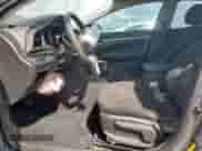 2019 Hyundai Elantra SE z VIN 5NPD74LF8KH492576, wystawiony jako Copart lot #85122445 z przebiegiem Nie podano mil oraz Szkoda całkowita • Salvage title. Historia ofert i sprzedaży dostępna na DreamBid. Obrazek 7.