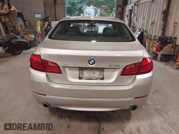 2012 BMW 5 Series 535i xDrive с VIN WBAFU7C51CDU60325, выставлен на аукционе IAAI как лот 43084721 с пробегом 86 942 миль миль и . История ставок и продаж доступна на DreamBid. Изображение 16.